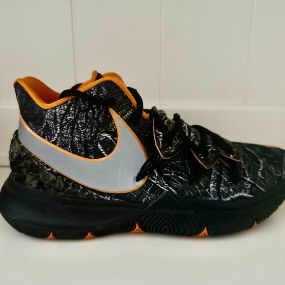 Nike Kyrie 5 Taco shoe